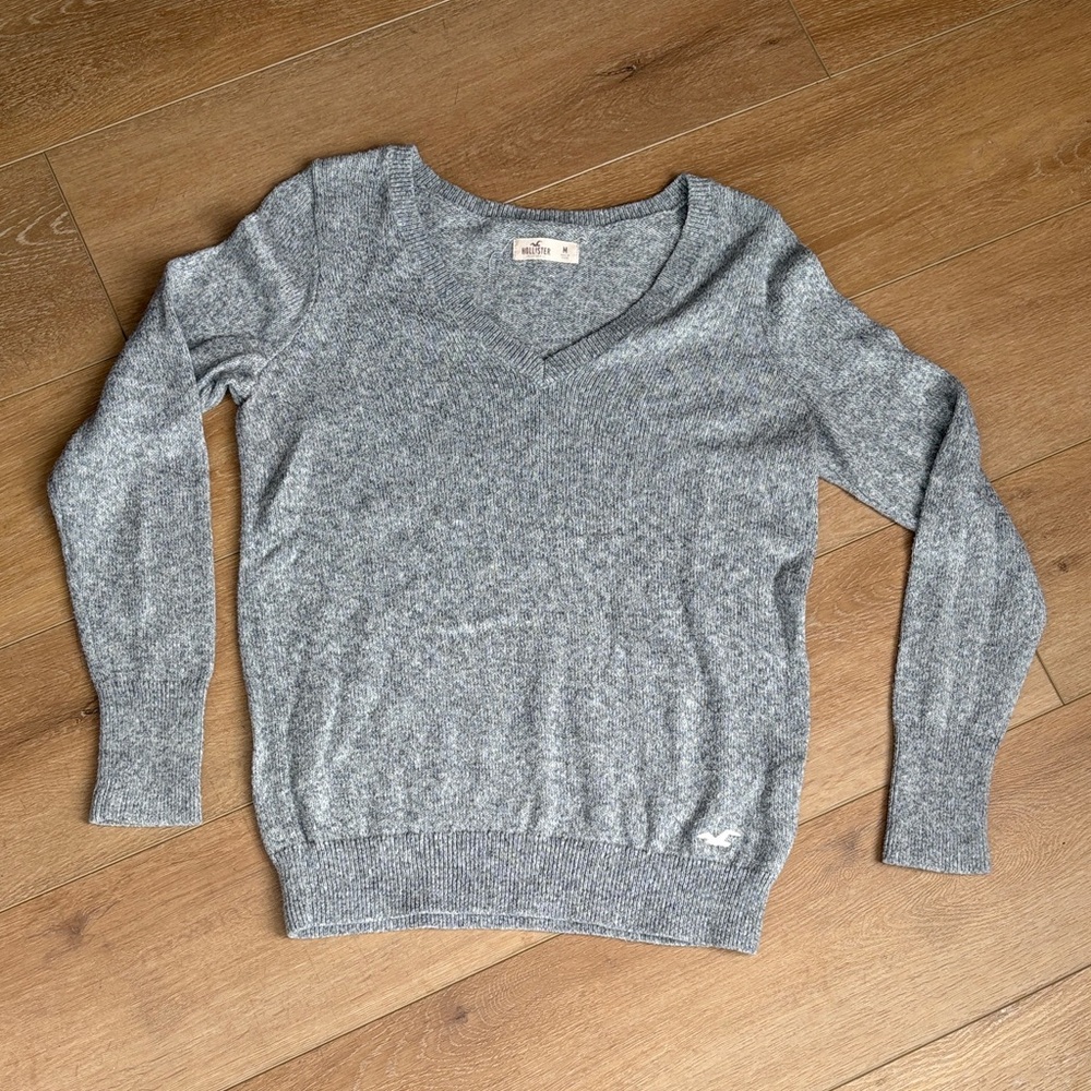 Hollister Heather Gray V-Neck Sweater